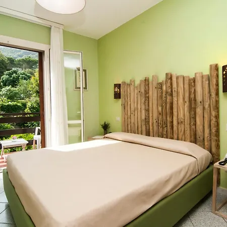 Hotel Cernia Isola Botanica 3*